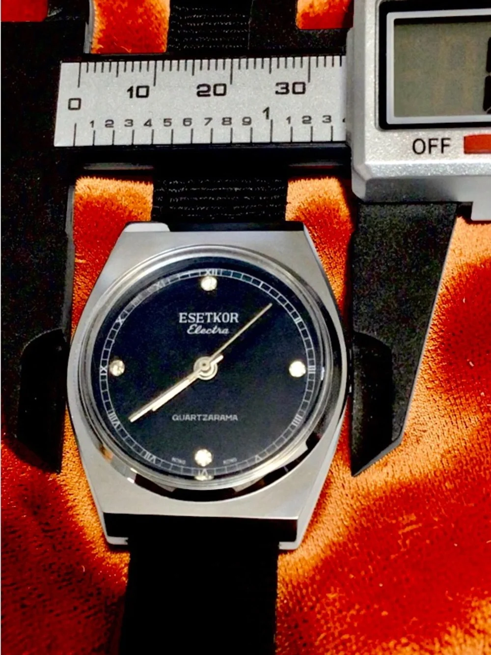 Rare Wind Up ESETKOR Stainless Black Dial Micro Diamonds Watch Black Strap